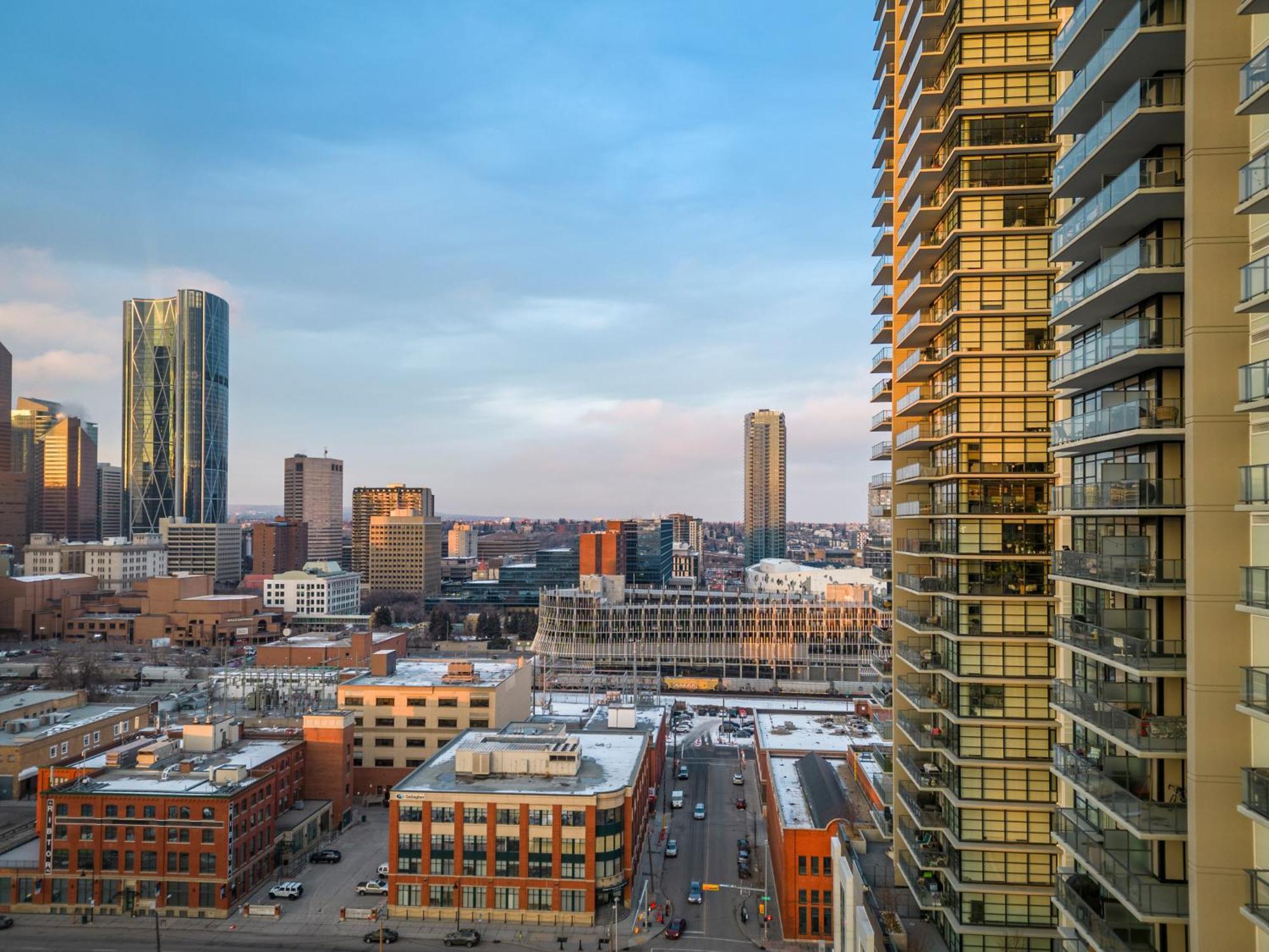 Modern Suite Calgary Downtown 5 Min Walk Stampede Exterior foto