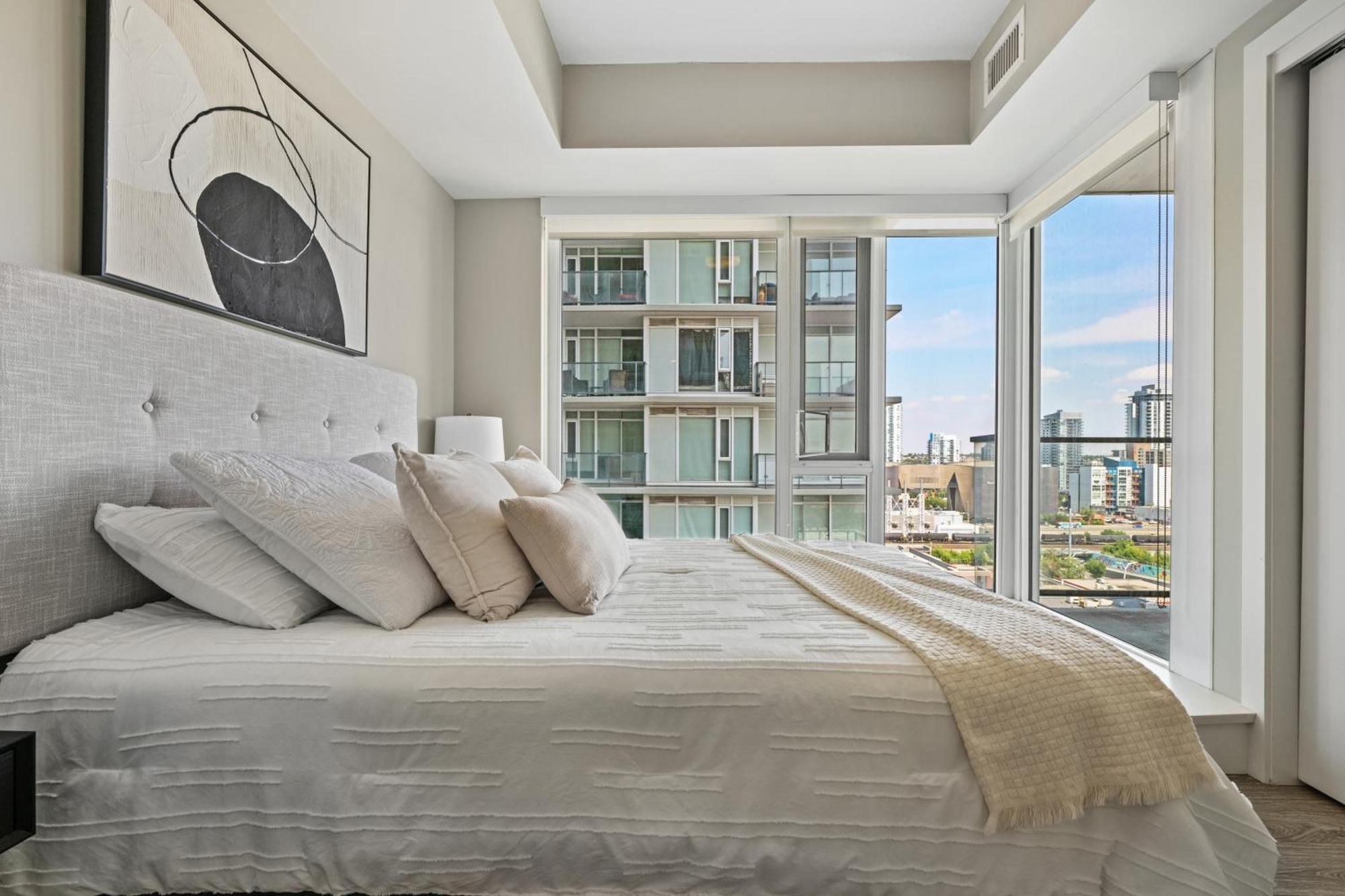 Modern Suite Calgary Downtown 5 Min Walk Stampede Exterior foto