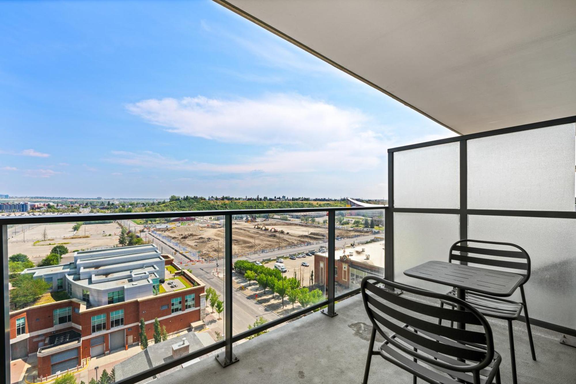 Modern Suite Calgary Downtown 5 Min Walk Stampede Exterior foto