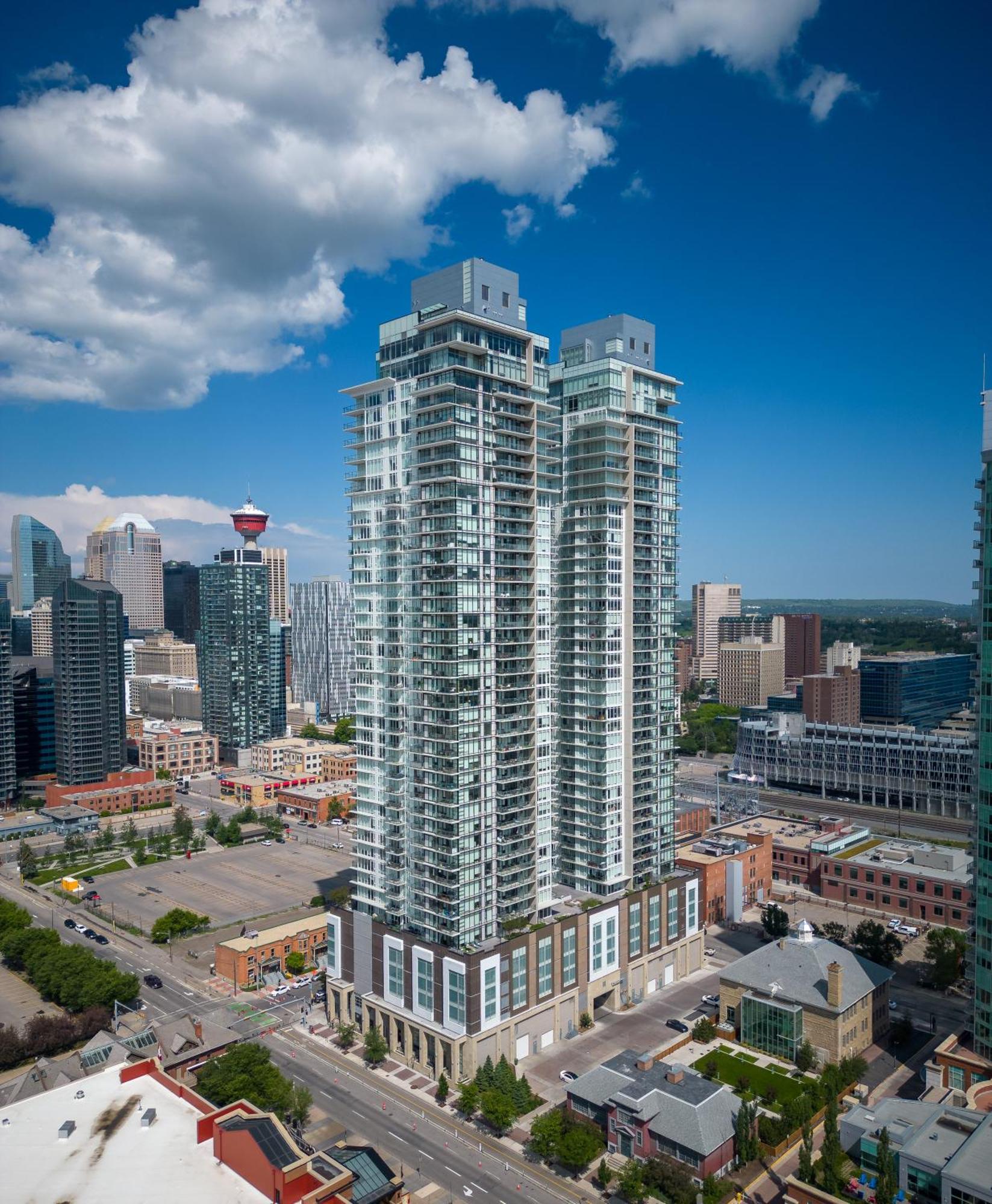 Modern Suite Calgary Downtown 5 Min Walk Stampede Exterior foto