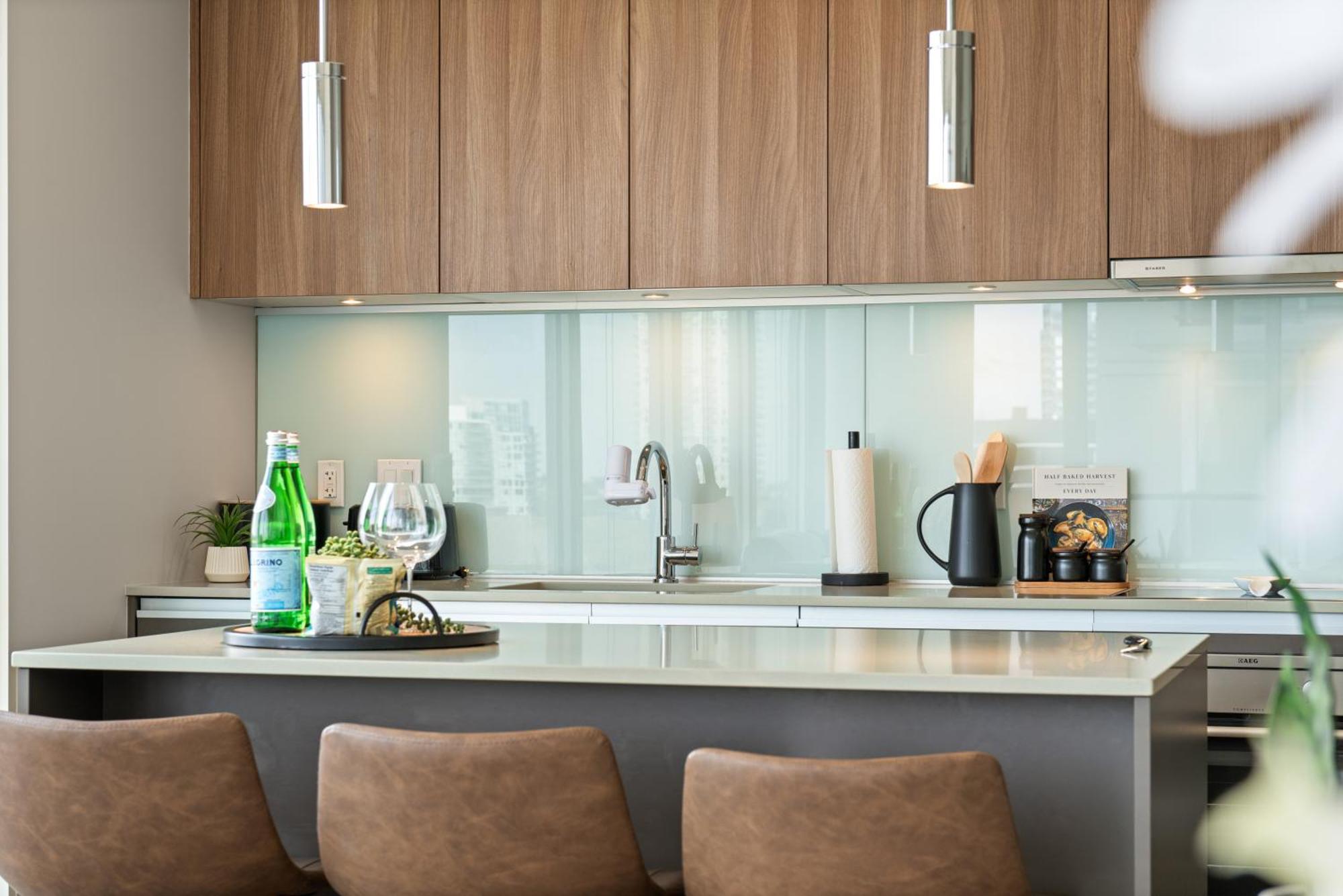 Modern Suite Calgary Downtown 5 Min Walk Stampede Exterior foto