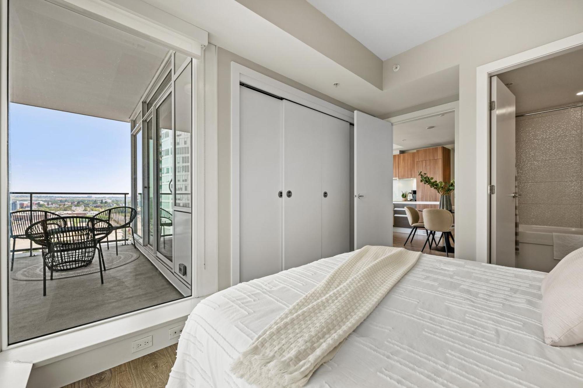 Modern Suite Calgary Downtown 5 Min Walk Stampede Exterior foto