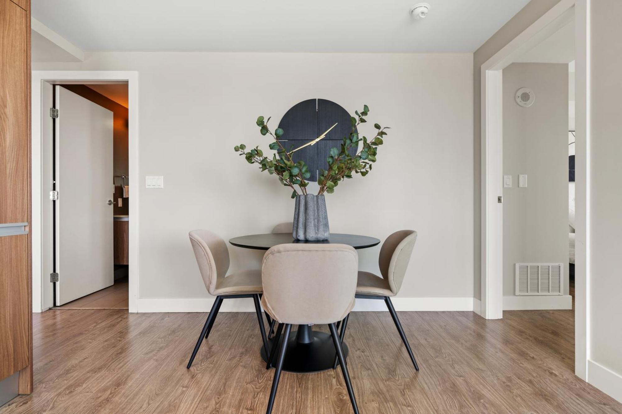 Modern Suite Calgary Downtown 5 Min Walk Stampede Exterior foto